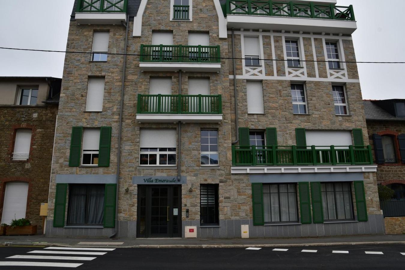 Studio Neuf A Louer A Dinard 3 Nuits Minimum Exterior photo